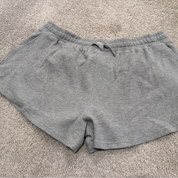 Comfrt Women's Plus Size Athletic Gray Knit Shorts - Picture 2 of 7
